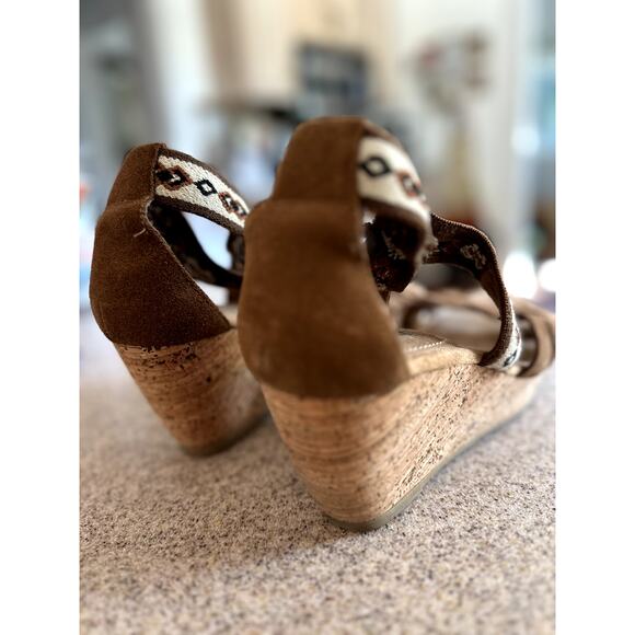 Minnetonka Wedges with 3" Heel Size 9 - Picture 6 of 6